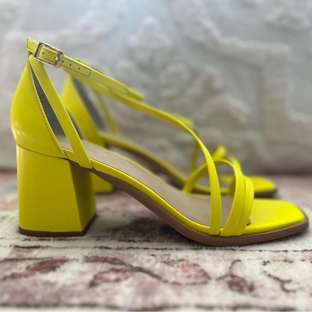 Seychelles Comradery Heels Bright yellow Sandals as 9.5
